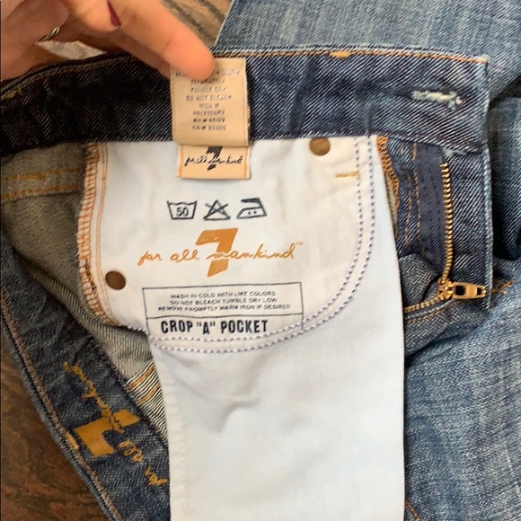 7 For All Mankind - Cropped “A” Pocket - Size 26 - Picture 5 of 8